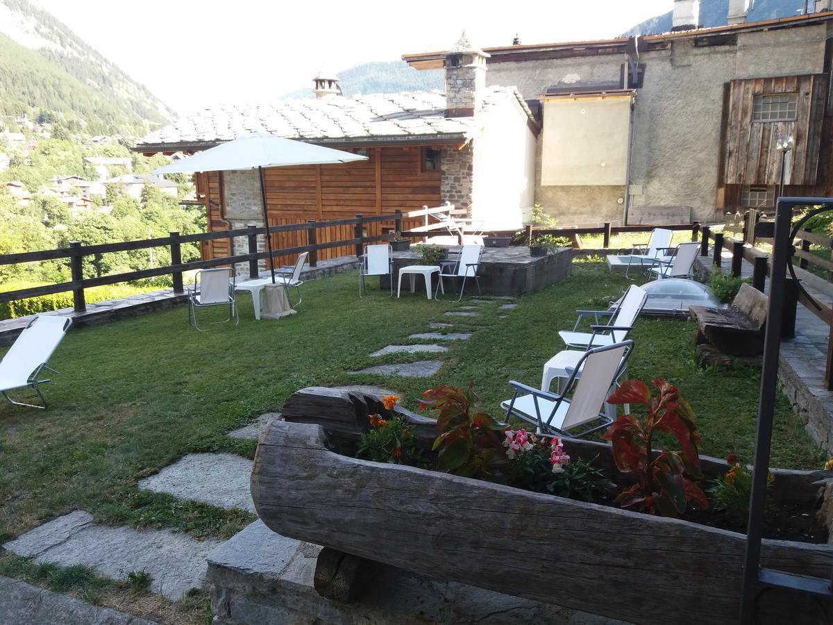 Hotel Ottoz Meuble Courmayeur Exterior foto