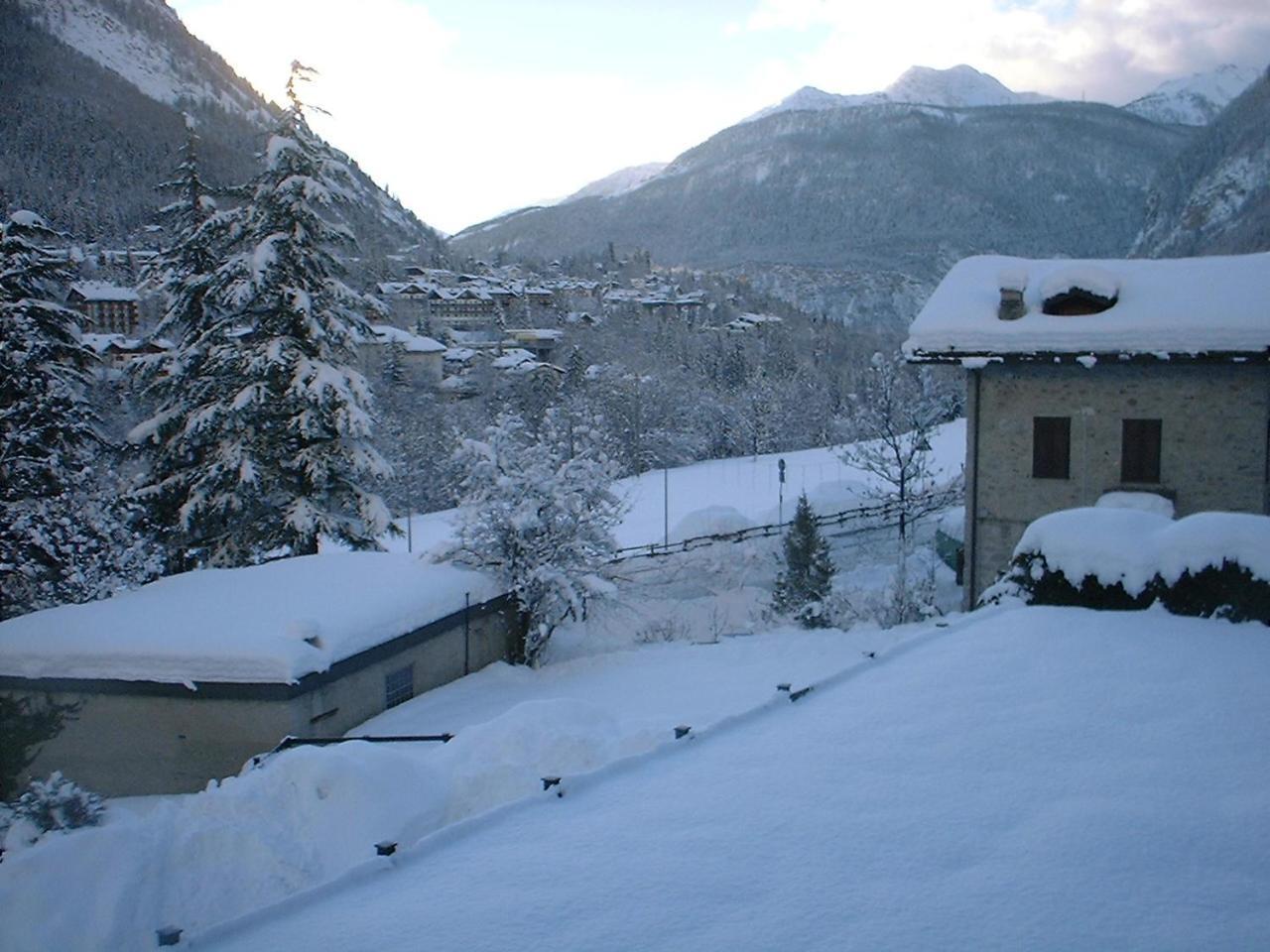 Hotel Ottoz Meuble Courmayeur Exterior foto